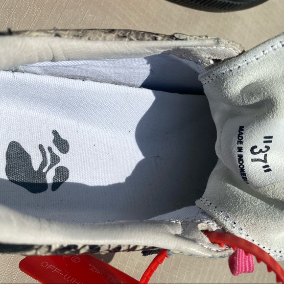 Off White Multi colored sneaker - Picture 10 of 10